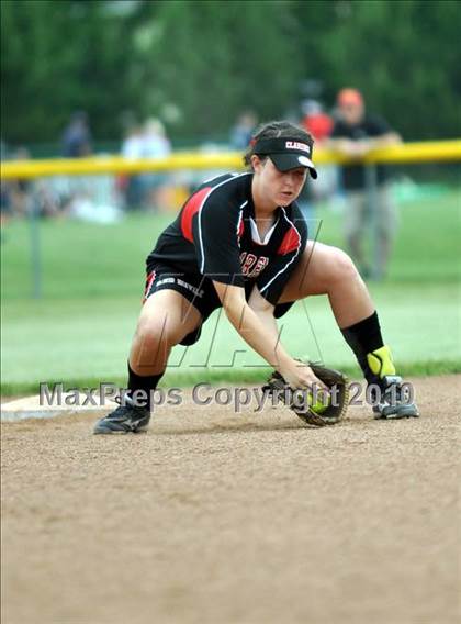 Thumbnail 3 in Bay Shore vs Clarence (NYSPHSAA Class AA Semifinal) photogallery.