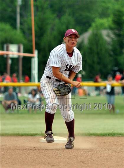 Thumbnail 2 in Bay Shore vs Clarence (NYSPHSAA Class AA Semifinal) photogallery.