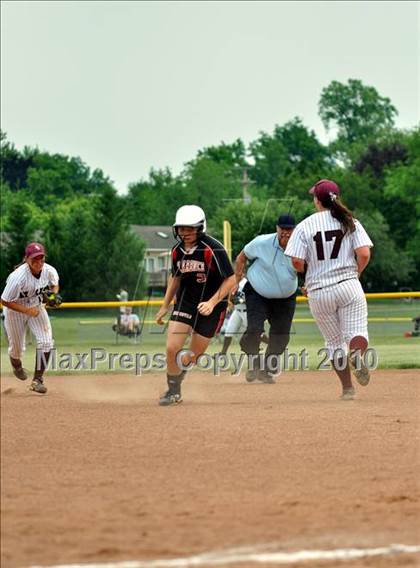 Thumbnail 3 in Bay Shore vs Clarence (NYSPHSAA Class AA Semifinal) photogallery.