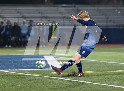 Thumbnail 3 in Denver East vs. Valor Christian (CHSAA 5A Second Round ) photogallery.