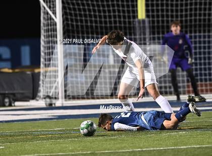 Thumbnail 1 in Denver East vs. Valor Christian (CHSAA 5A Second Round ) photogallery.