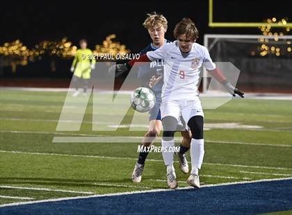 Thumbnail 2 in Denver East vs. Valor Christian (CHSAA 5A Second Round ) photogallery.