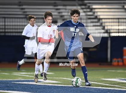 Thumbnail 2 in Denver East vs. Valor Christian (CHSAA 5A Second Round ) photogallery.