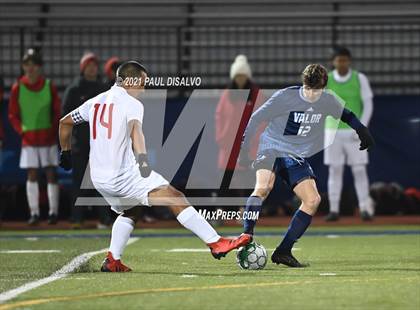 Thumbnail 1 in Denver East vs. Valor Christian (CHSAA 5A Second Round ) photogallery.