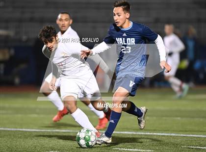 Thumbnail 2 in Denver East vs. Valor Christian (CHSAA 5A Second Round ) photogallery.