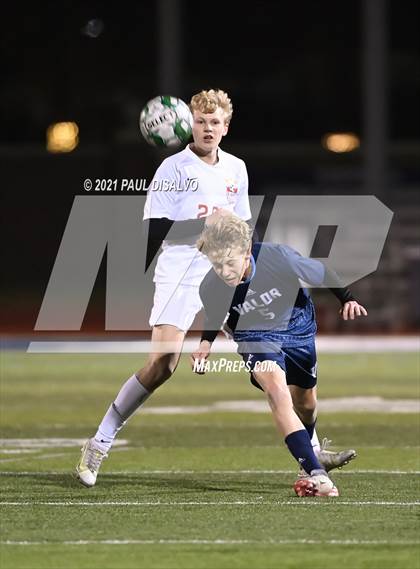 Thumbnail 1 in Denver East vs. Valor Christian (CHSAA 5A Second Round ) photogallery.