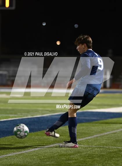 Thumbnail 3 in Denver East vs. Valor Christian (CHSAA 5A Second Round ) photogallery.