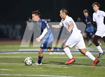 Thumbnail 1 in Denver East vs. Valor Christian (CHSAA 5A Second Round ) photogallery.