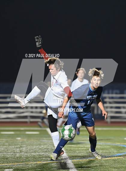 Thumbnail 3 in Denver East vs. Valor Christian (CHSAA 5A Second Round ) photogallery.