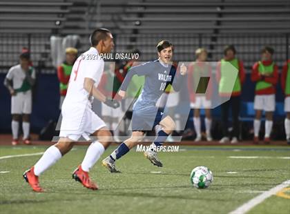 Thumbnail 3 in Denver East vs. Valor Christian (CHSAA 5A Second Round ) photogallery.