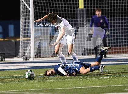 Thumbnail 3 in Denver East vs. Valor Christian (CHSAA 5A Second Round ) photogallery.