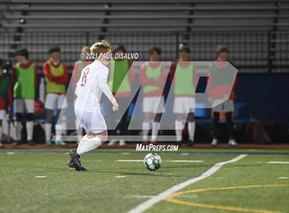 Thumbnail 3 in Denver East vs. Valor Christian (CHSAA 5A Second Round ) photogallery.