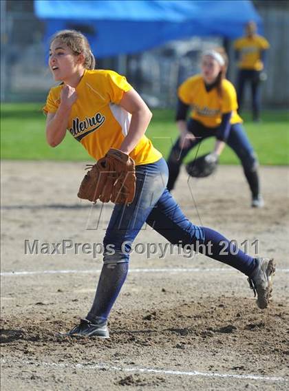 Thumbnail 2 in Interlake @ Bellevue photogallery.