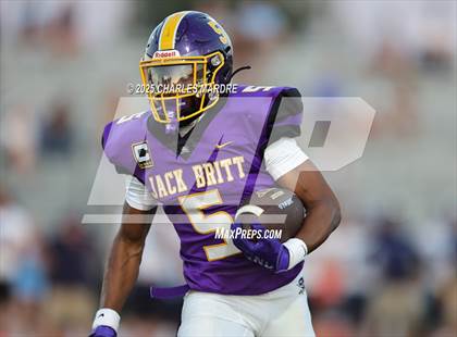 Thumbnail 3 in Hoggard @ Jack Britt photogallery.