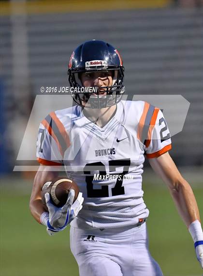 Thumbnail 3 in Marshall vs Brandeis photogallery.