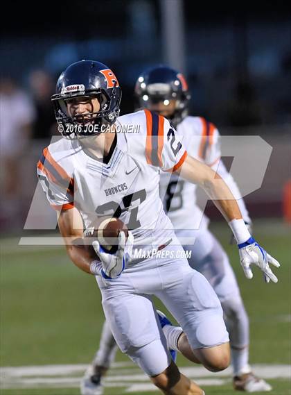 Thumbnail 1 in Marshall vs Brandeis photogallery.