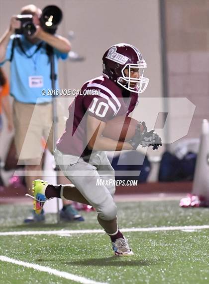Thumbnail 3 in Marshall vs Brandeis photogallery.