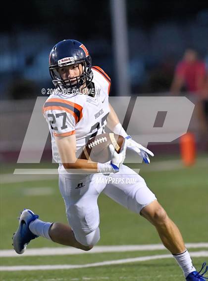 Thumbnail 2 in Marshall vs Brandeis photogallery.