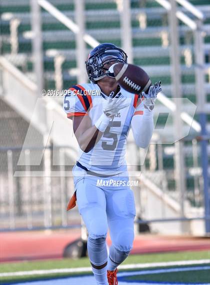 Thumbnail 2 in Marshall vs Brandeis photogallery.