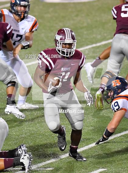 Thumbnail 2 in Marshall vs Brandeis photogallery.