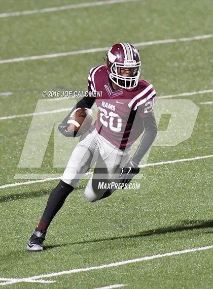 Thumbnail 1 in Marshall vs Brandeis photogallery.