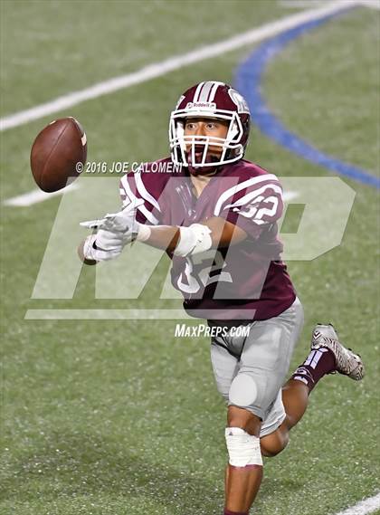 Thumbnail 3 in Marshall vs Brandeis photogallery.