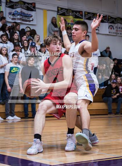 Thumbnail 3 in Lassen vs. Yreka photogallery.