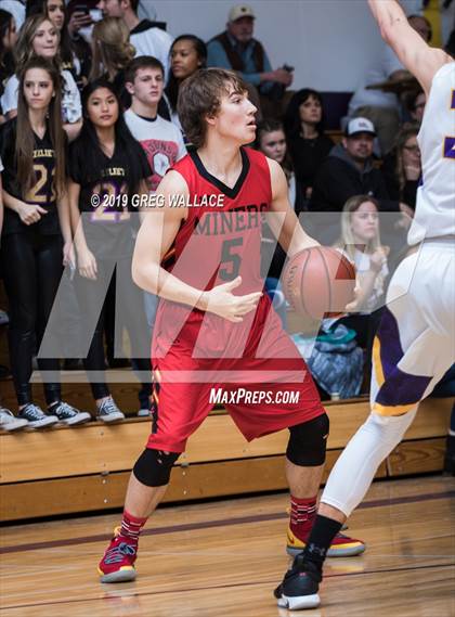 Thumbnail 3 in Lassen vs. Yreka photogallery.