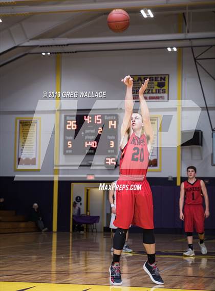 Thumbnail 2 in Lassen vs. Yreka photogallery.