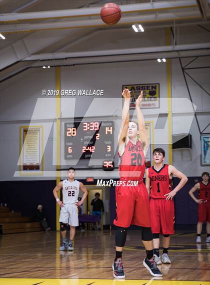Thumbnail 2 in Lassen vs. Yreka photogallery.