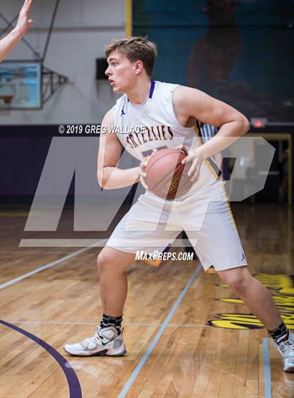 Thumbnail 3 in Lassen vs. Yreka photogallery.