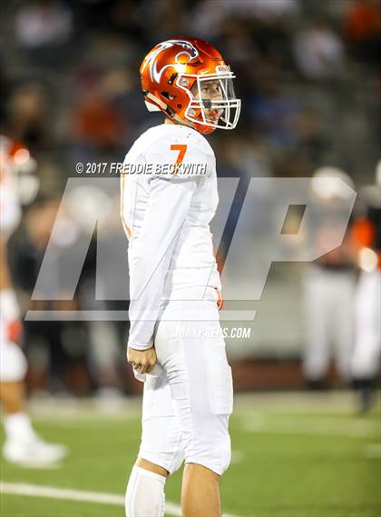 Thumbnail 2 in Ferris vs. Celina (UIL Class 4A-2 Region II Playoff) photogallery.