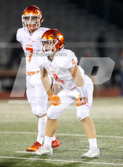 Thumbnail 2 in Ferris vs. Celina (UIL Class 4A-2 Region II Playoff) photogallery.