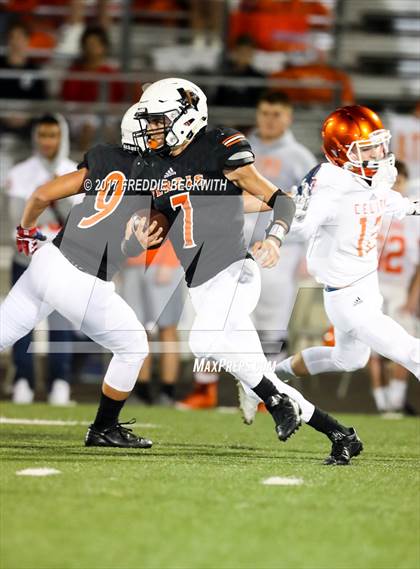 Thumbnail 3 in Ferris vs. Celina (UIL Class 4A-2 Region II Playoff) photogallery.