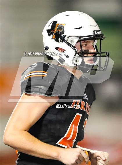 Thumbnail 3 in Ferris vs. Celina (UIL Class 4A-2 Region II Playoff) photogallery.