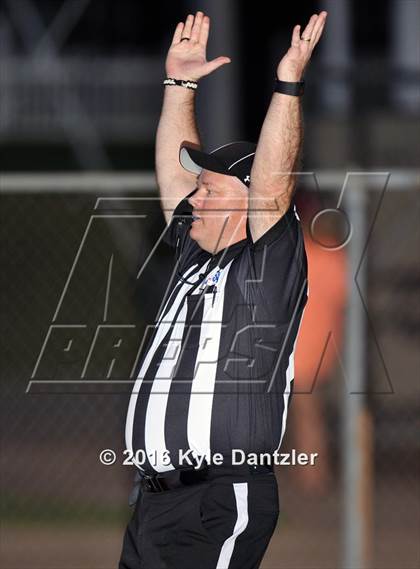 Thumbnail 3 in Krum @ Wyatt photogallery.