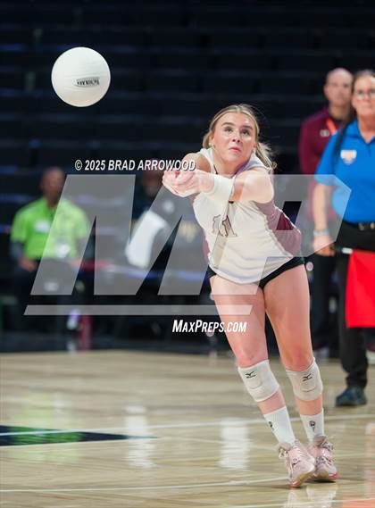 Thumbnail 1 in Hickory vs. Seaforth (NCHSAA 5A Final) photogallery.