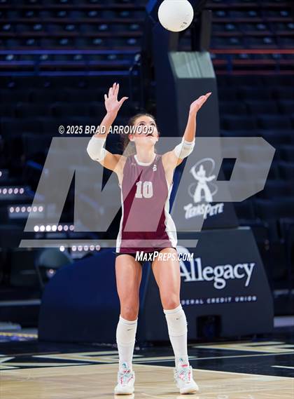 Thumbnail 1 in Hickory vs. Seaforth (NCHSAA 5A Final) photogallery.