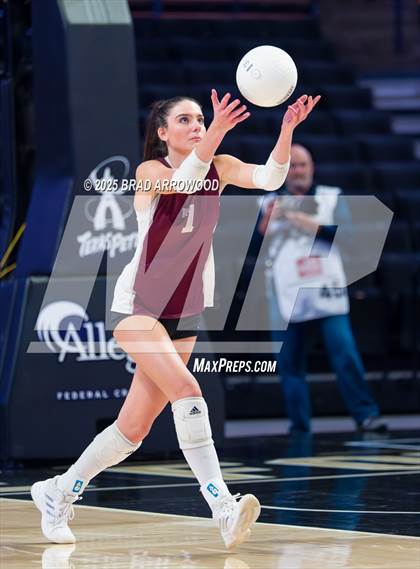 Thumbnail 1 in Hickory vs. Seaforth (NCHSAA 5A Final) photogallery.