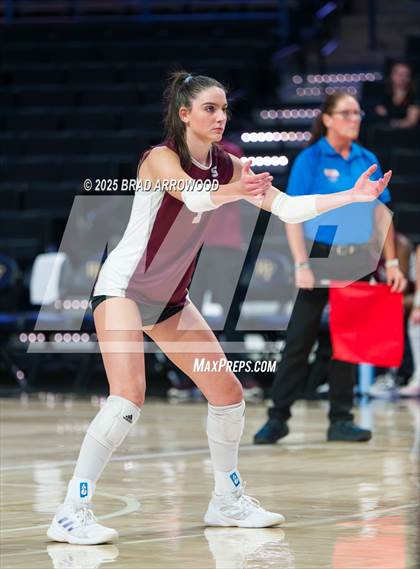 Thumbnail 1 in Hickory vs. Seaforth (NCHSAA 5A Final) photogallery.