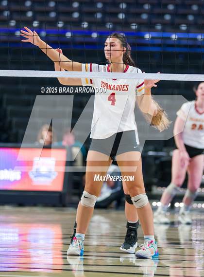 Thumbnail 3 in Hickory vs. Seaforth (NCHSAA 5A Final) photogallery.