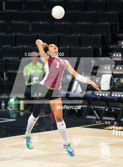 Thumbnail 2 in Hickory vs. Seaforth (NCHSAA 5A Final) photogallery.