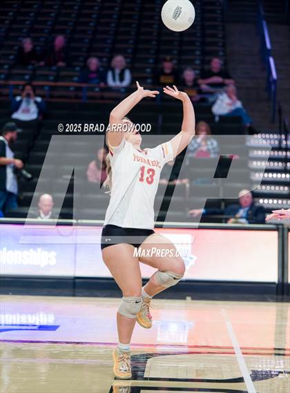 Thumbnail 1 in Hickory vs. Seaforth (NCHSAA 5A Final) photogallery.