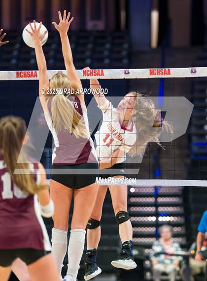 Thumbnail 2 in Hickory vs. Seaforth (NCHSAA 5A Final) photogallery.