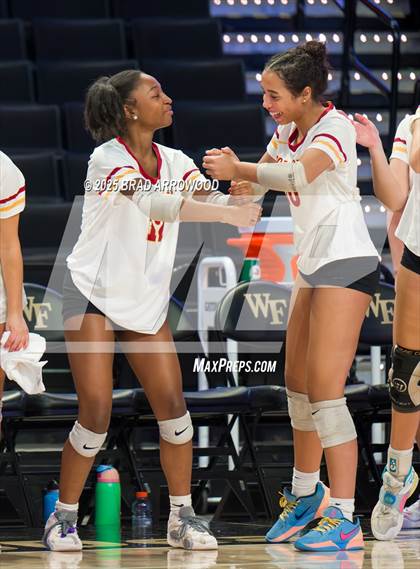 Thumbnail 1 in Hickory vs. Seaforth (NCHSAA 5A Final) photogallery.