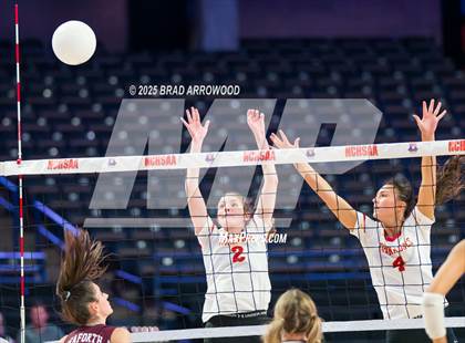 Thumbnail 1 in Hickory vs. Seaforth (NCHSAA 5A Final) photogallery.