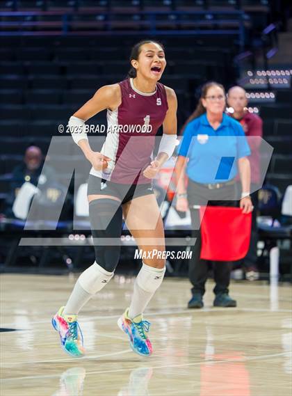 Thumbnail 2 in Hickory vs. Seaforth (NCHSAA 5A Final) photogallery.