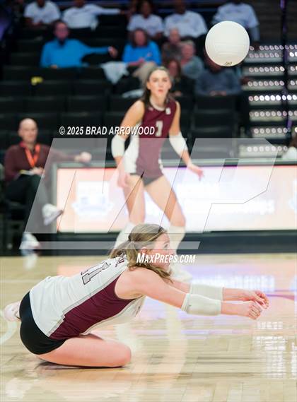 Thumbnail 2 in Hickory vs. Seaforth (NCHSAA 5A Final) photogallery.