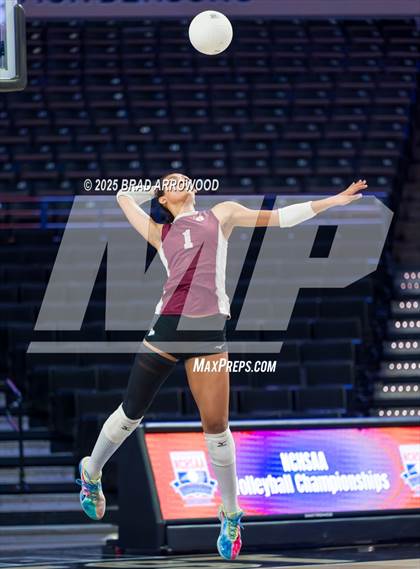 Thumbnail 3 in Hickory vs. Seaforth (NCHSAA 5A Final) photogallery.