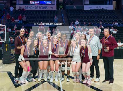 Thumbnail 1 in Hickory vs. Seaforth (NCHSAA 5A Final) photogallery.